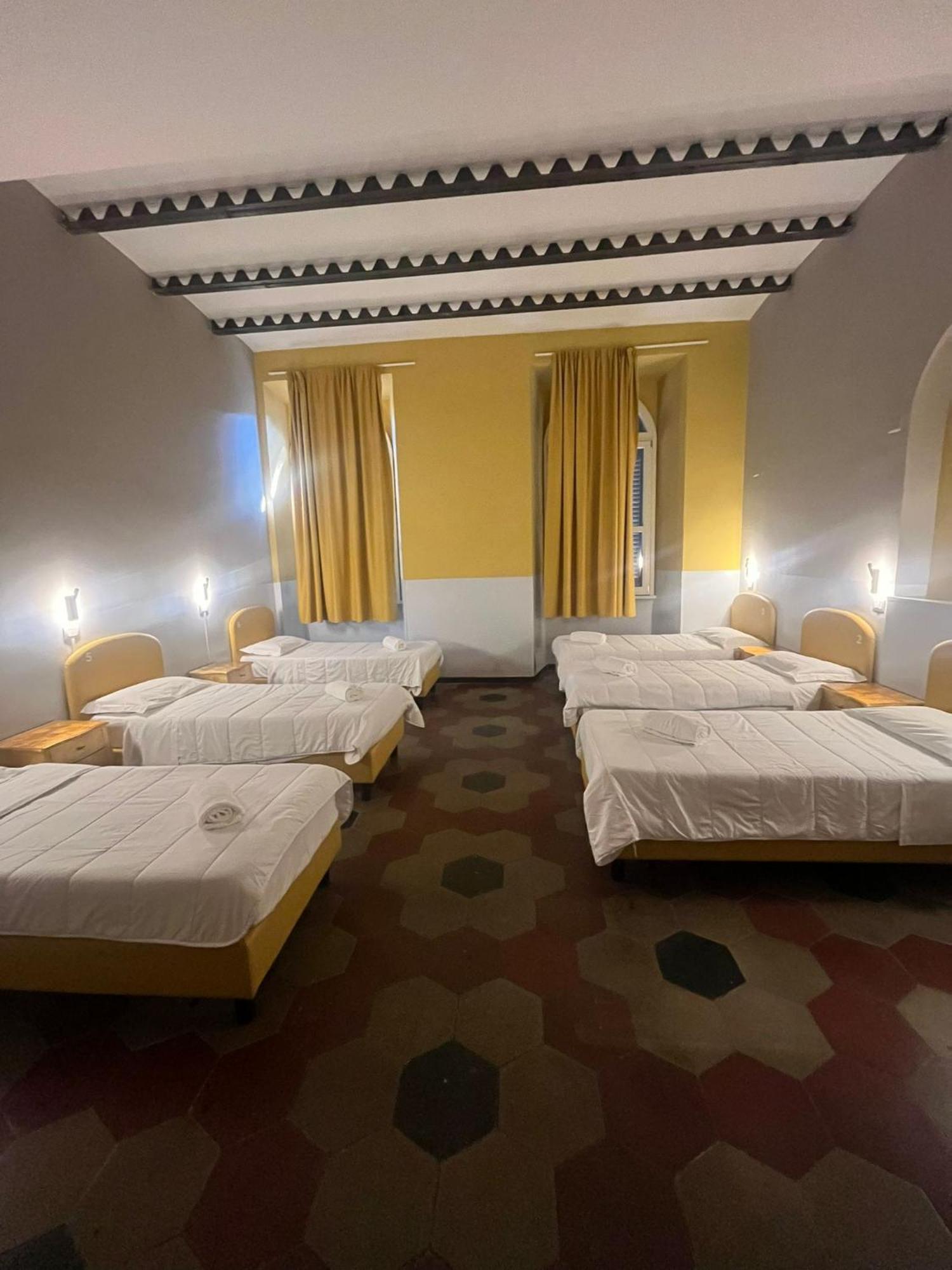 Hostel Borgo Ripa Urban Travel Rom Exterior foto