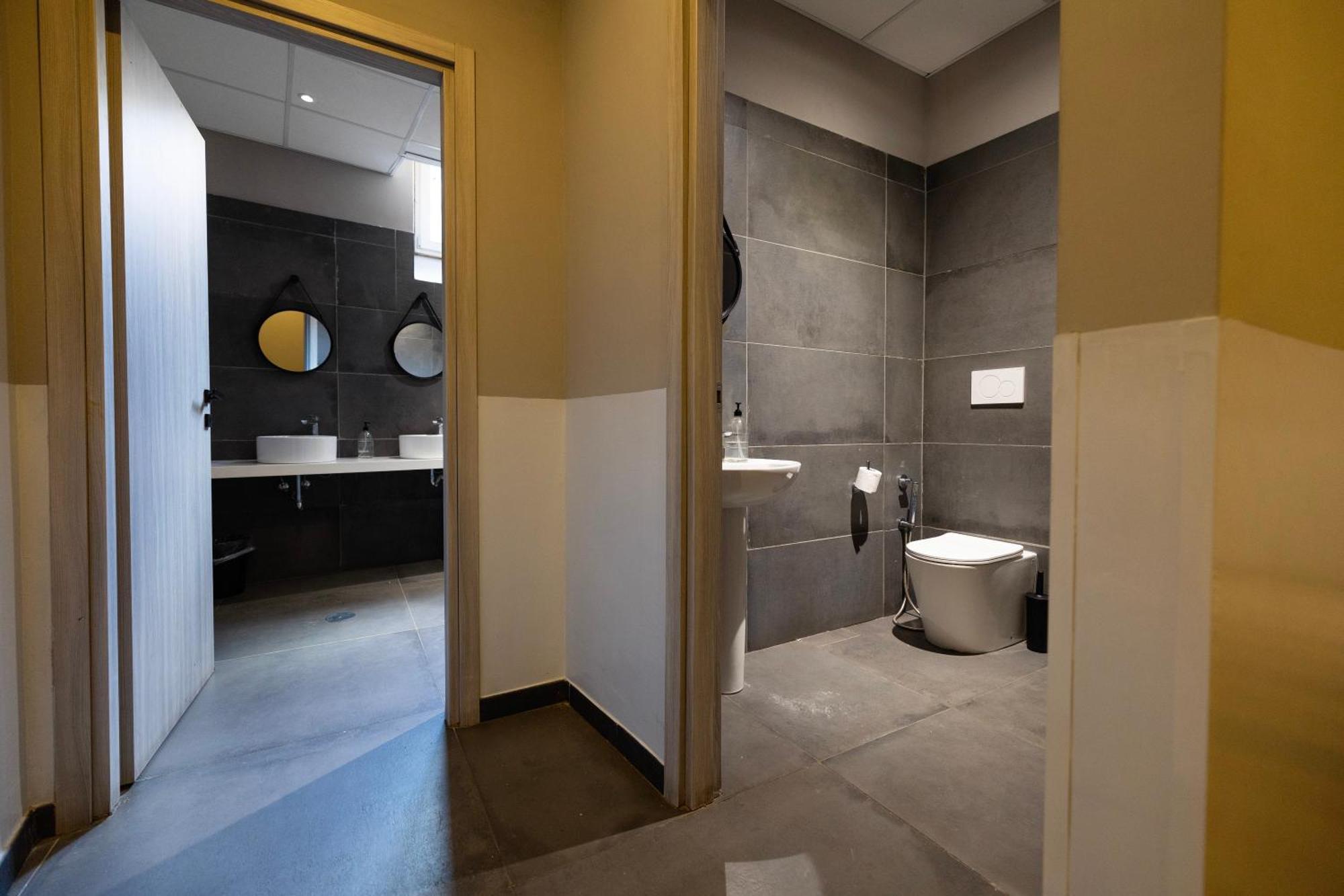 Hostel Borgo Ripa Urban Travel Rom Exterior foto