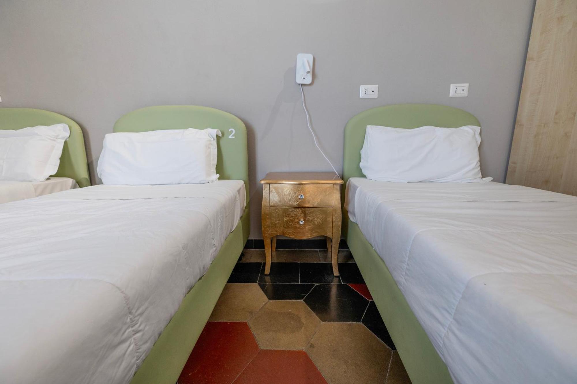 Hostel Borgo Ripa Urban Travel Rom Exterior foto